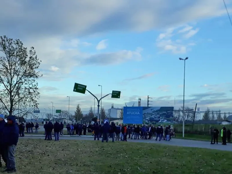 Suspendieron a 100 trabajadores que construyen reactor nuclear