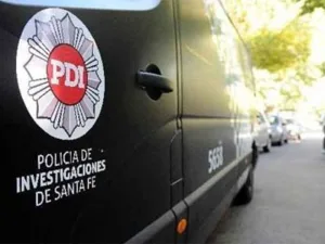 Asesinan a puñaladas a un hombre de 72 años y le incendian la casa