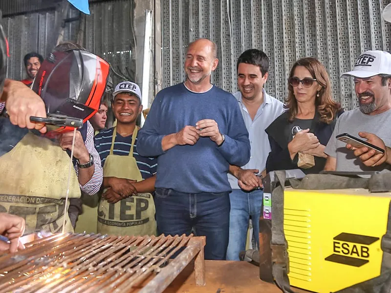 Perotti: “Vamos a volver a los barrios con la fuerza de la educación"