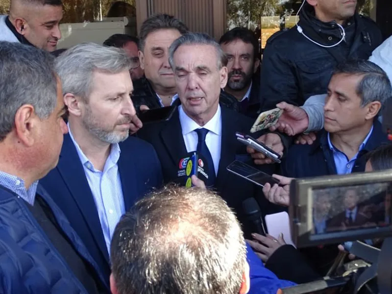 Pichetto realizó la primera recorrida de campaña: fue en La Rioja y con Frigerio