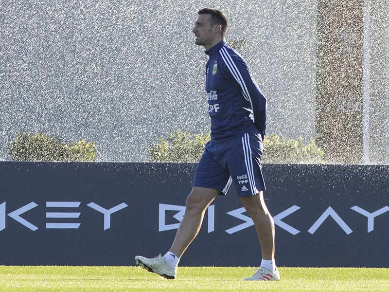 Scaloni ya tiene el equipo para el debut con Colombia