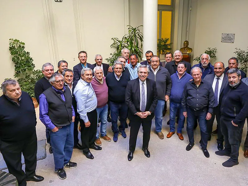 Alberto Fernández se reunió con la CGT y recolectó respaldo de gremios
