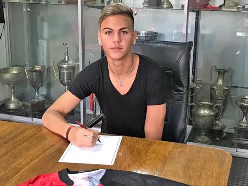Oferta inminente de la Juventus por el juvenil Enzo Barrenechea