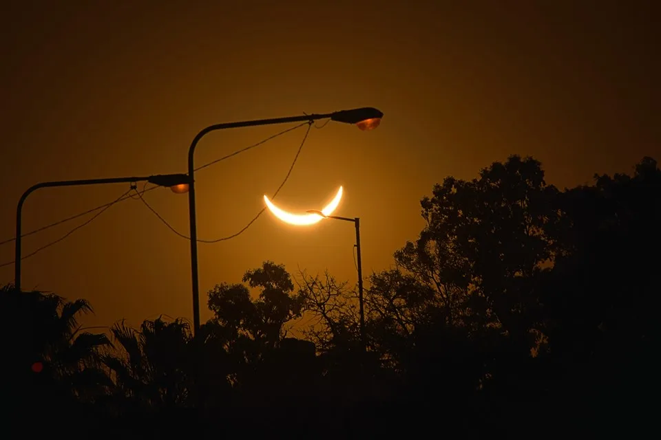 En Córdoba hay tres personas con lesiones oculares por mirar el eclipse