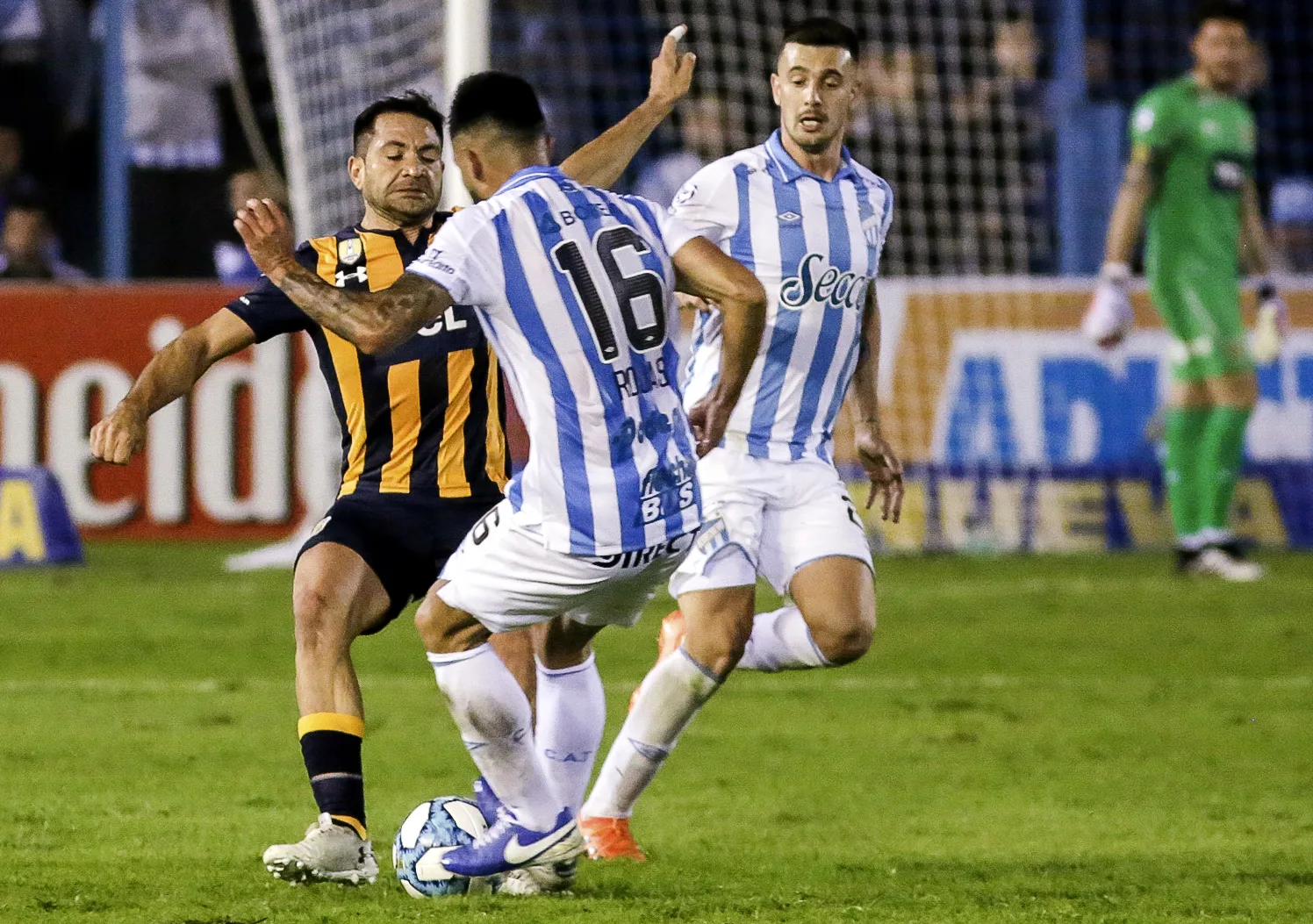 Rinaudo fue la figura de Central en la victoria ante Atlético Tucumán