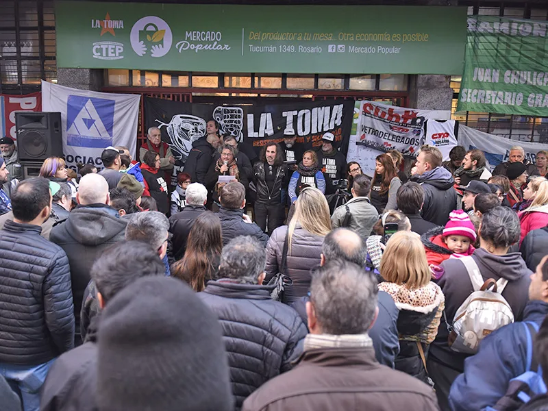 Masivo acto en defensa de la cooperativa al grito de “La Toma no se toca"