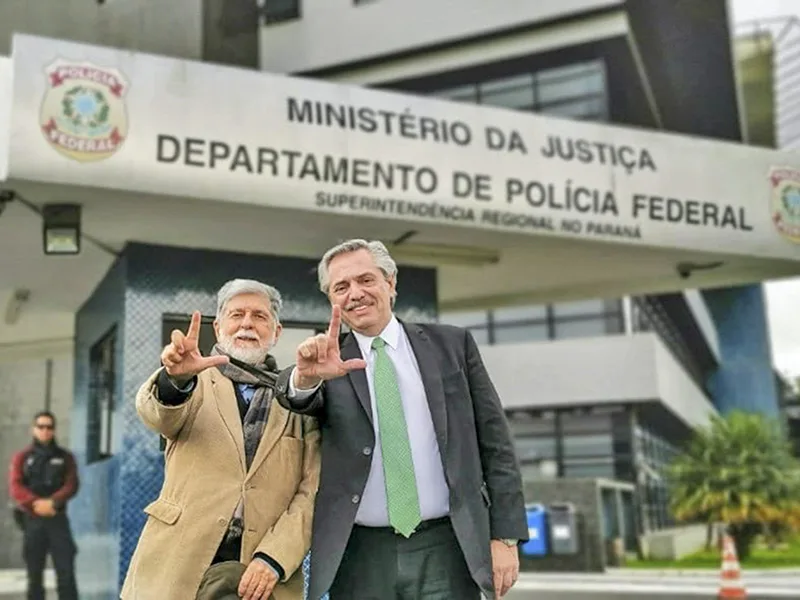 Alberto Fernández visitó al ex presidente Lula en la cárcel de Curitiba