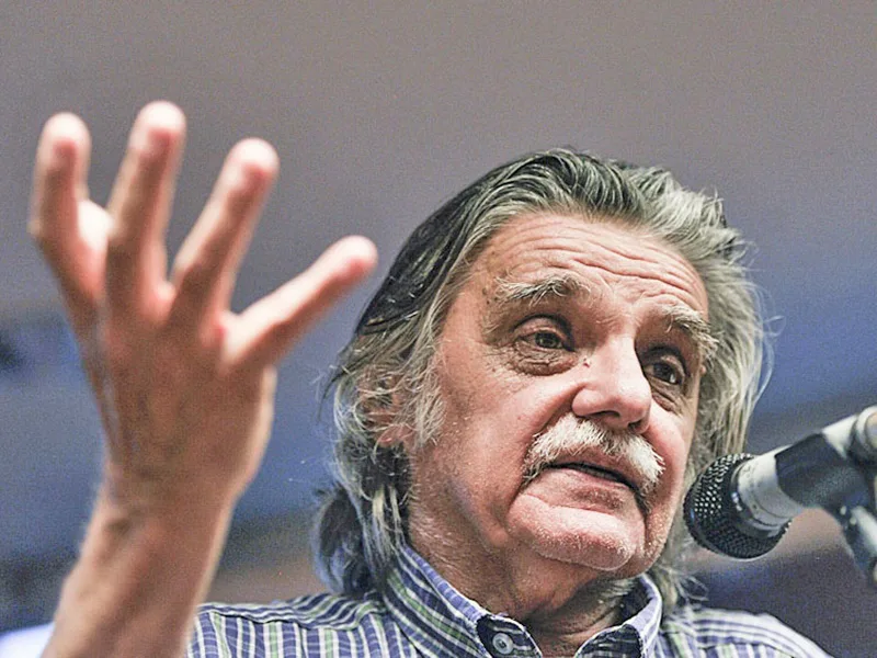 Preservar patrimonio clásico y explorar publicaciones populares