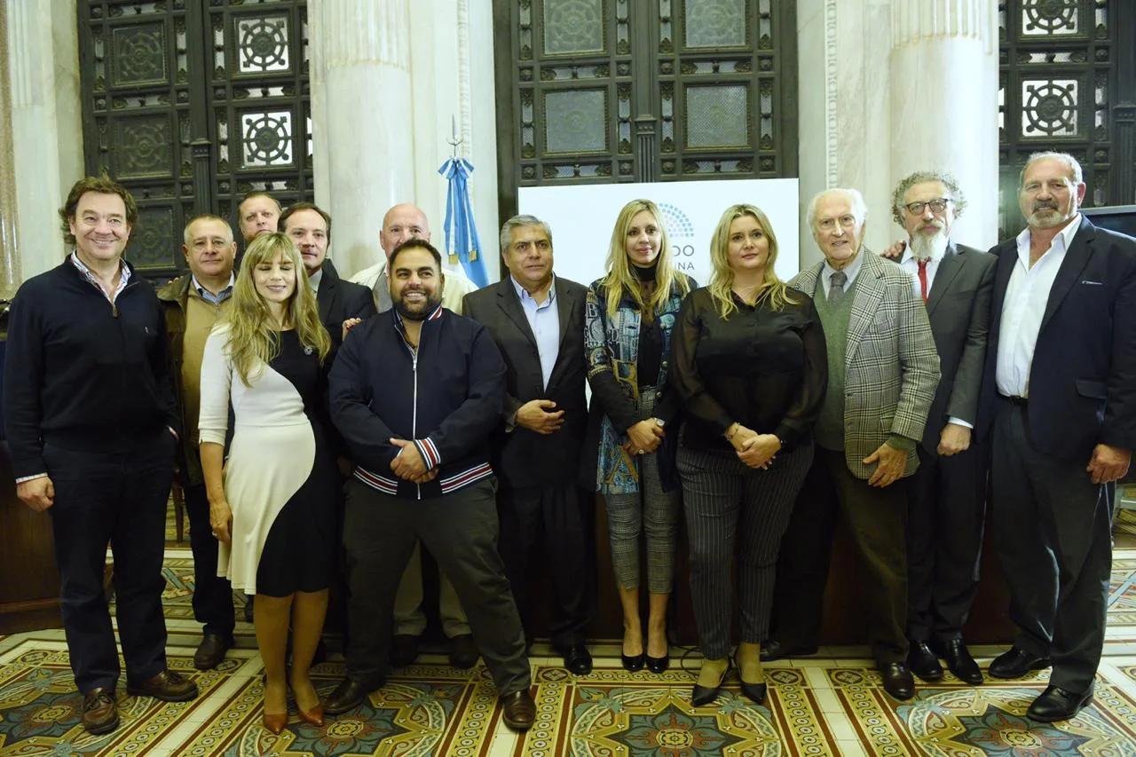 Presentan proyecto de ley para declarar en emergencia el sistema aerocomercial