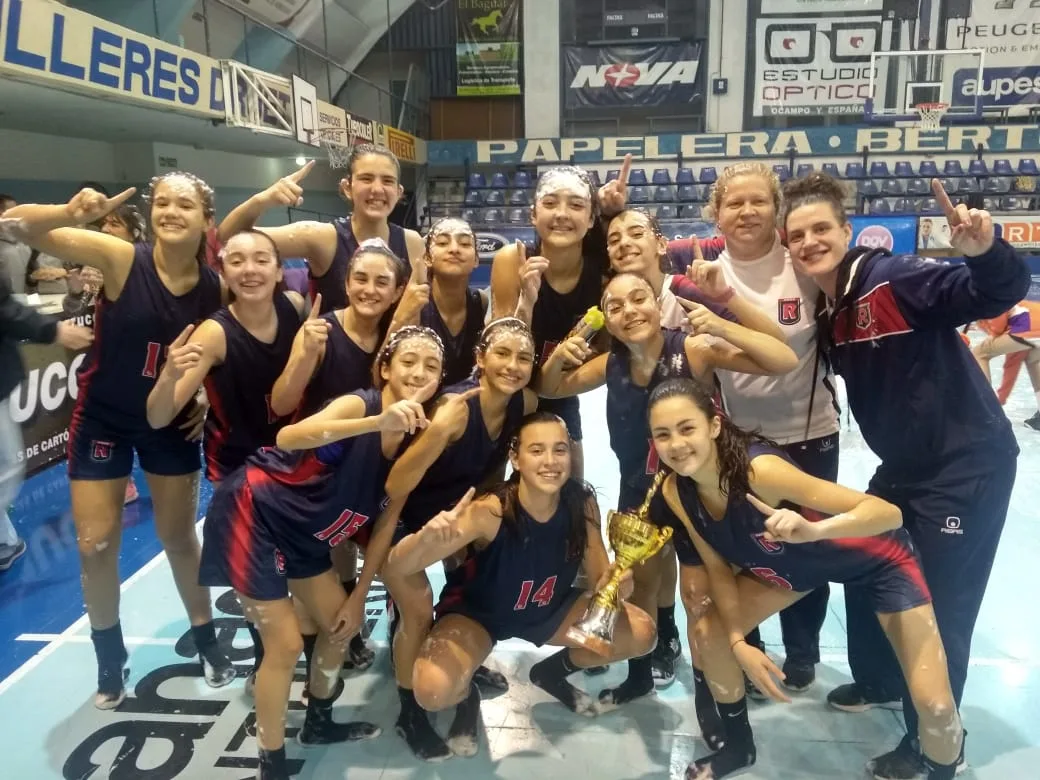 Rosario se consagró campeón en el U13 femenino y extendió la hegemonía