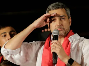 Sólo el 30% de los paraguayos piensa que Abdo Benítez terminará su mandato
