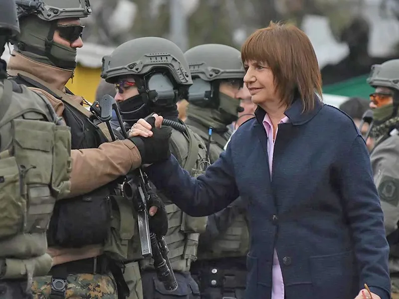 Patricia Bullrich insultó a una vecina que le preguntó por Santiago Maldonado