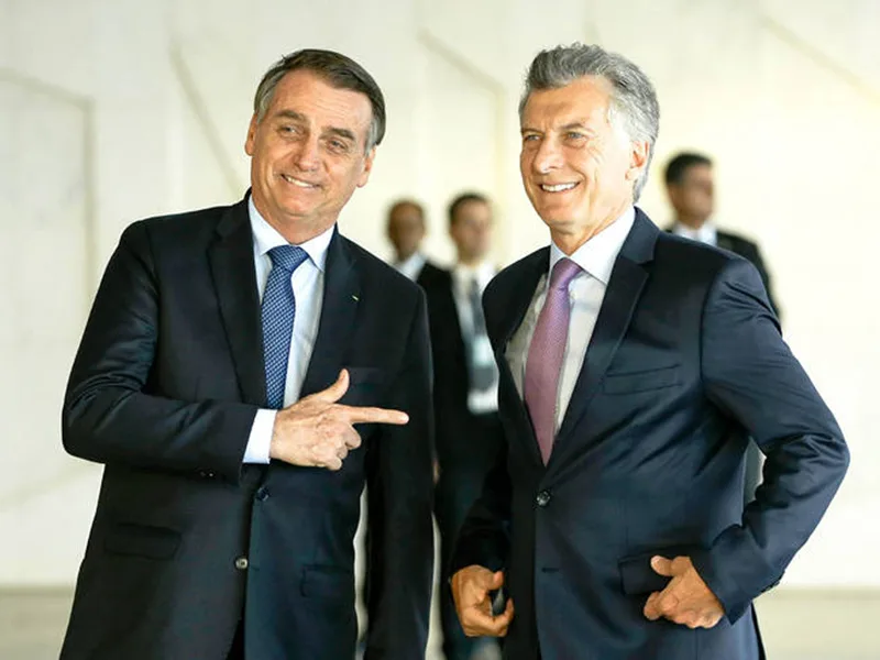 Bolsonaro no quiere "hermanos argentinos huyendo" a Brasil si gana Alberto