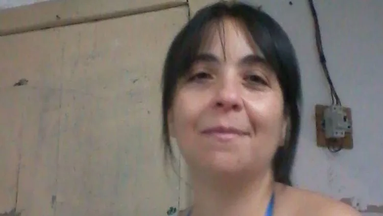 Matan a una docente y hieren a su hija de 4 años en su casa de Concordia
