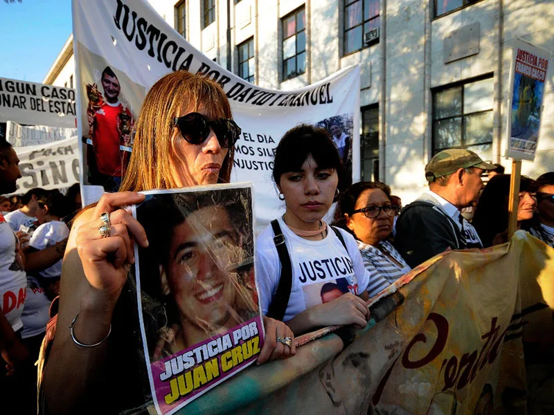 Fotogalería: mejores imágenes de la marcha contra el gatillo fácil en Rosario