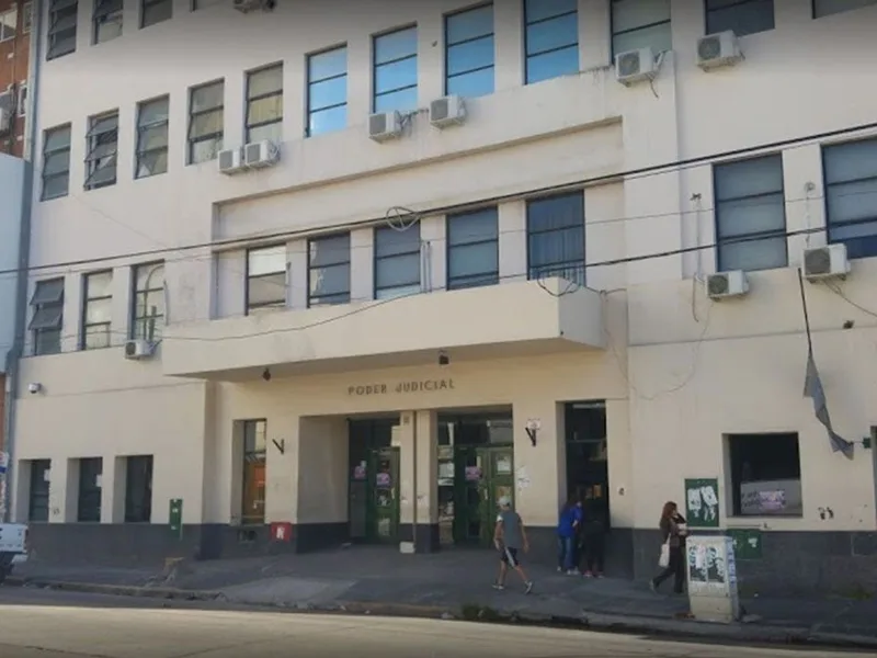 Doce años de cárcel para dos sujetos por violar a chica a la salida de boliche