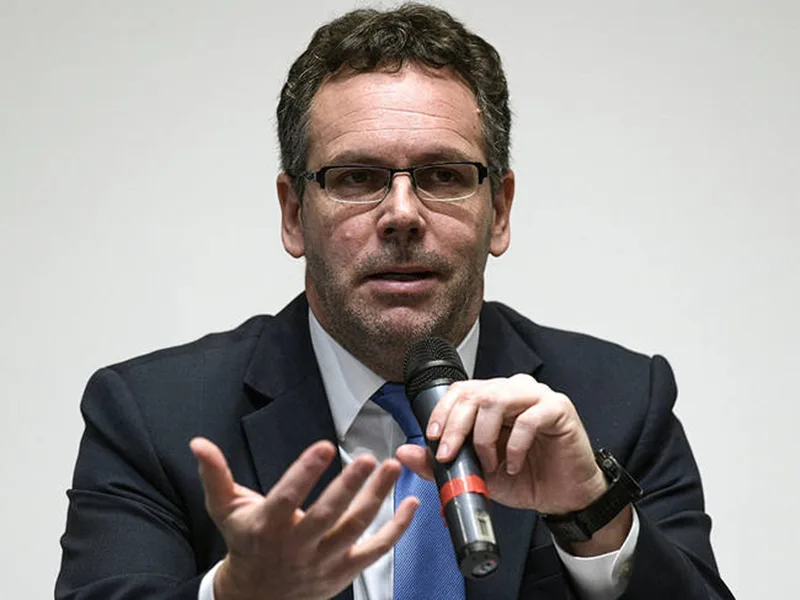 Sandleris admitió que la inflación será mayor y se comprometió a cuidar reservas
