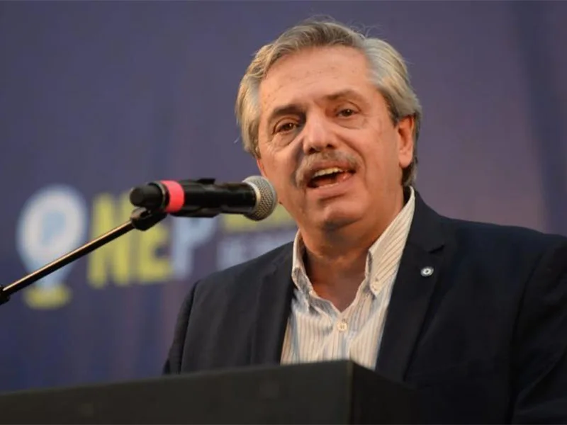 Alberto Fernández: “Es una vergüenza, el Estado no le da vacunas a los chicos”