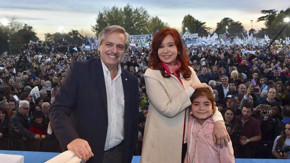 Alberto, Cristina y un masivo acto vista al río con todos los gobernadores