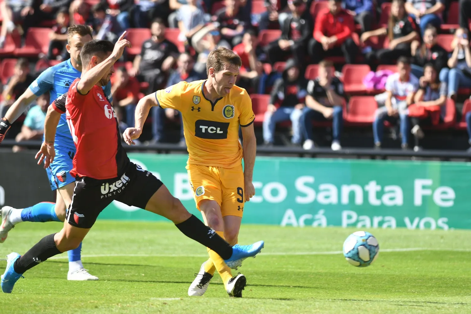 Central mejoró en la segunda mitad y se trajo un punto de Santa Fe