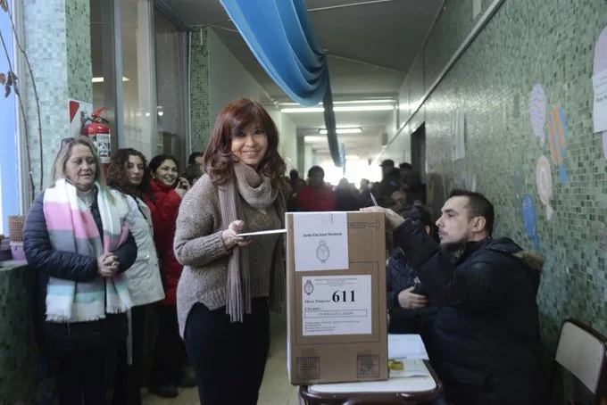 Cristina Fernández de Kirchner votó en Río Gallegos: no hizo declaraciones