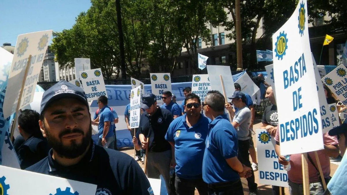 Despidieron a los 30 operarios de una empresa que fabrica cilindros para motores