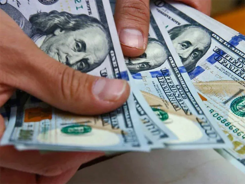 Tras los anuncios de Lacunza, el dólar arrancó al alza y volvió a 60 pesos