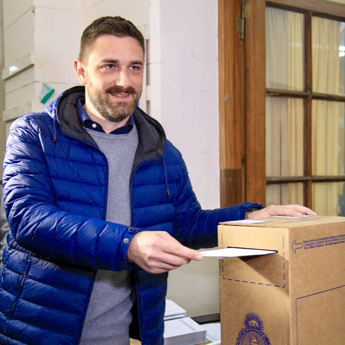 Estévez apuntó a que la gente "vote con el corazón y no con miedo"