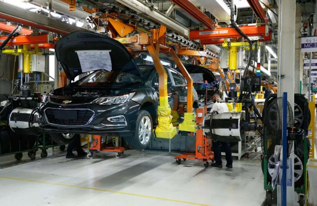 Tras anunciar inversiones, General Motors suspenderá a su personal