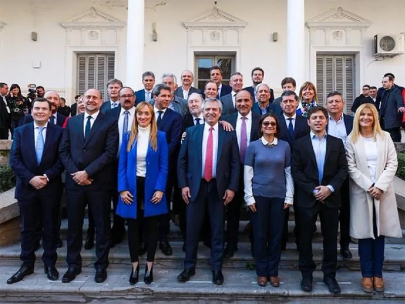 Gobernadores de la oposición se reúnen para analizar las medidas de Macri