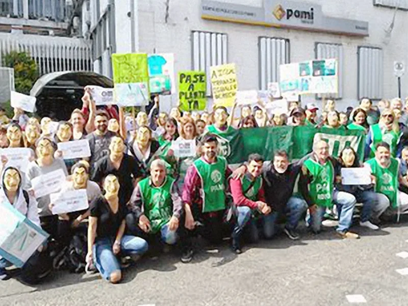 Trabajadores locales y nacionales reclamaron mejoras laborales y pase a planta
