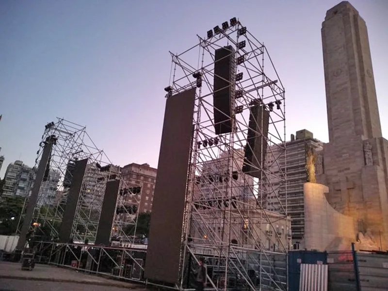 Alberto y Cristina encabezan este miércoles un acto en el Monumento a la Bandera