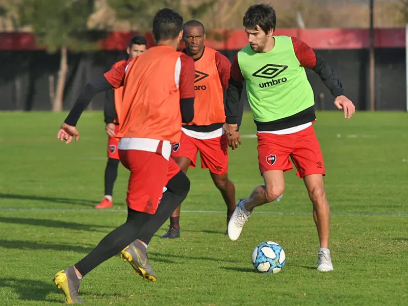 Albertengo se ganó su lugar: Kudelka lo piensa como titular ante Independiente