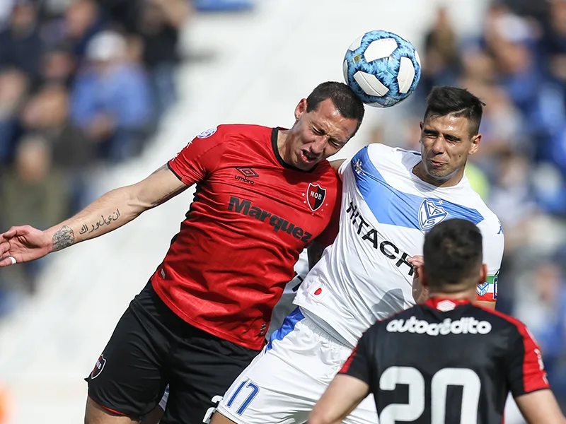 El equipo de Kudelka no abusa de la tenencia y apuesta al juego aéreo