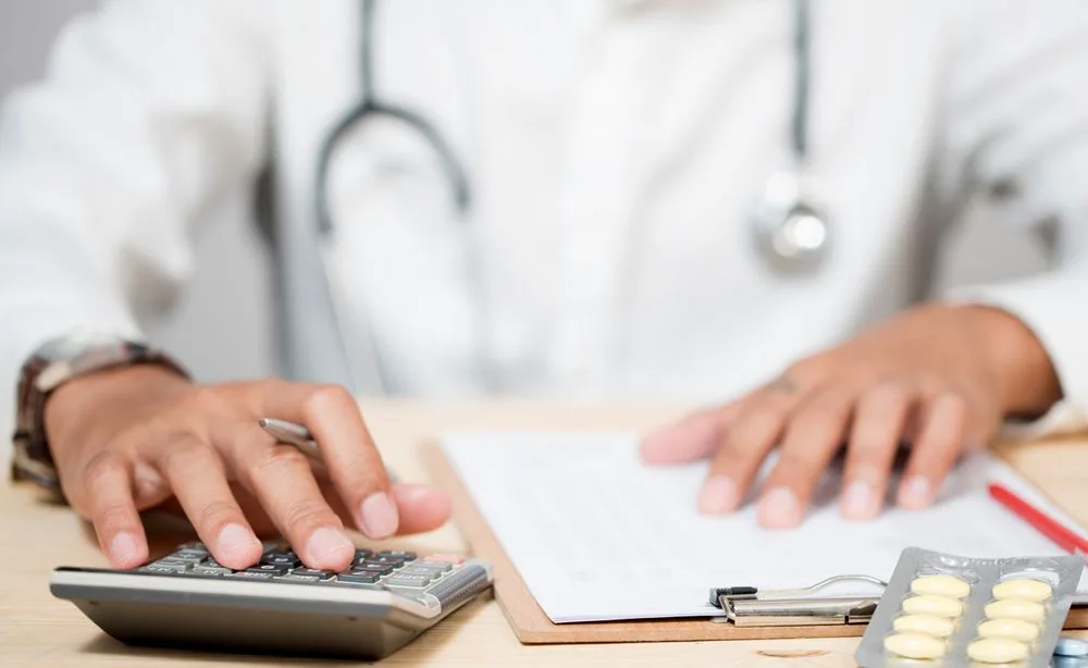 El gobierno autorizó dos nuevas subas para las cuotas de la medicina prepaga