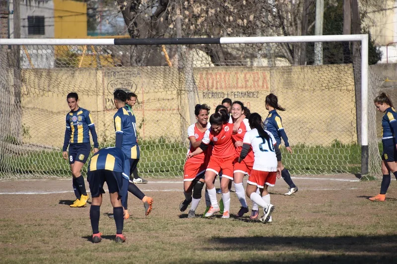 Central perdió el invicto al caer ante Provincial 1-0 y Mercadito se ilusiona
