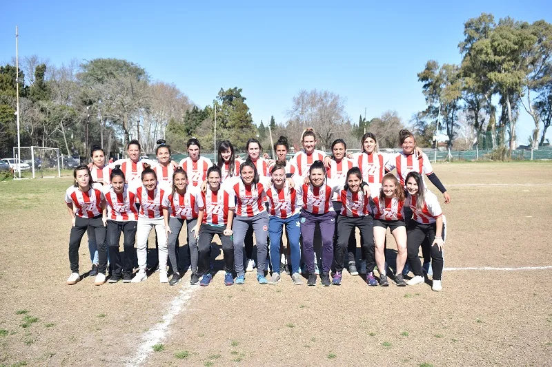 La selección rosarina presentó sus jugadoras mientras se prepara para el debut