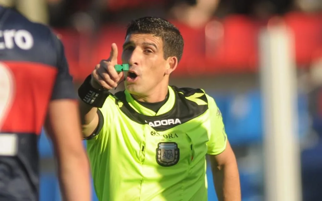 Andrés Merlos dirigirá el clásico del domingo en el Gigante