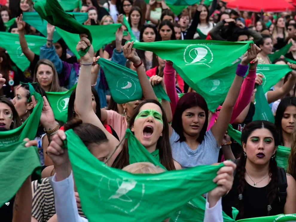 Hubo masiva movilización en el centro rosarino por el aborto legal y seguro