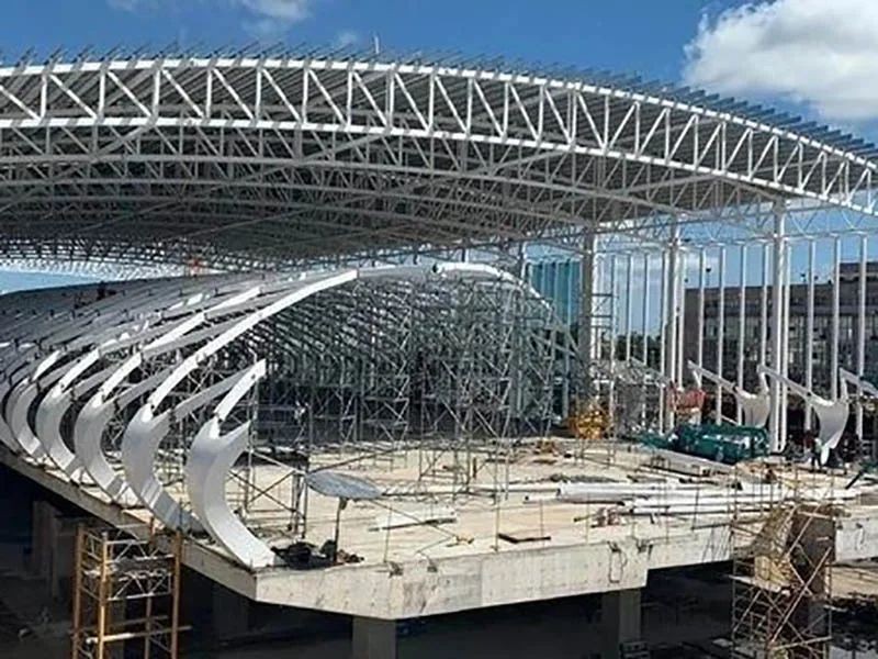 Un muerto y diez heridos por derrumbe en obra en el aeropuerto de Ezeiza