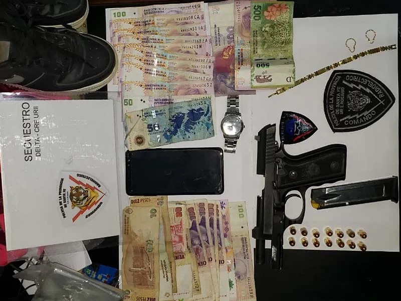 Detienen a una joven por portar una pistola 9 milímetros con 14 municiones