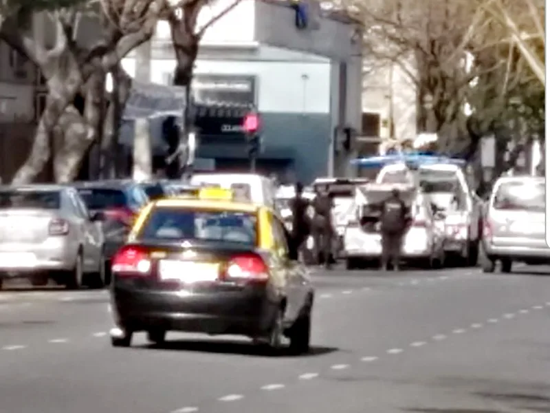 Denuncian un brutal ataque contra agentes de Tránsito en el macrocentro