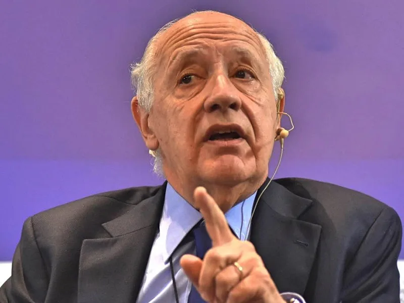 Lavagna: "Ni el bombo populista ni la patria financiera" le servirán al país