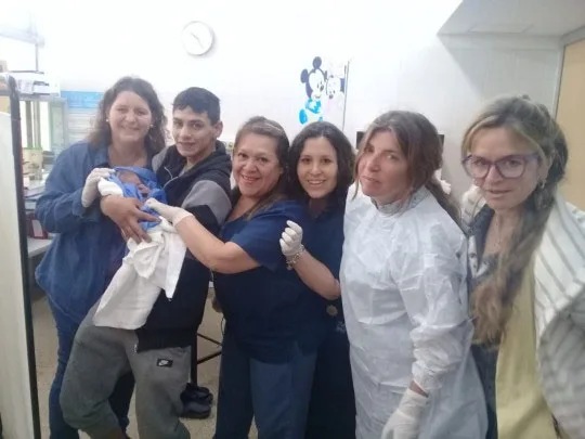 En la urgencia, un Centro de Salud municipal se convirtió en maternidad
