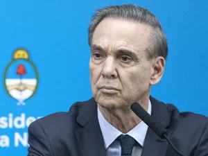 "Quien tenga un departamento de más, lo va a tener que entregar a la revolución"