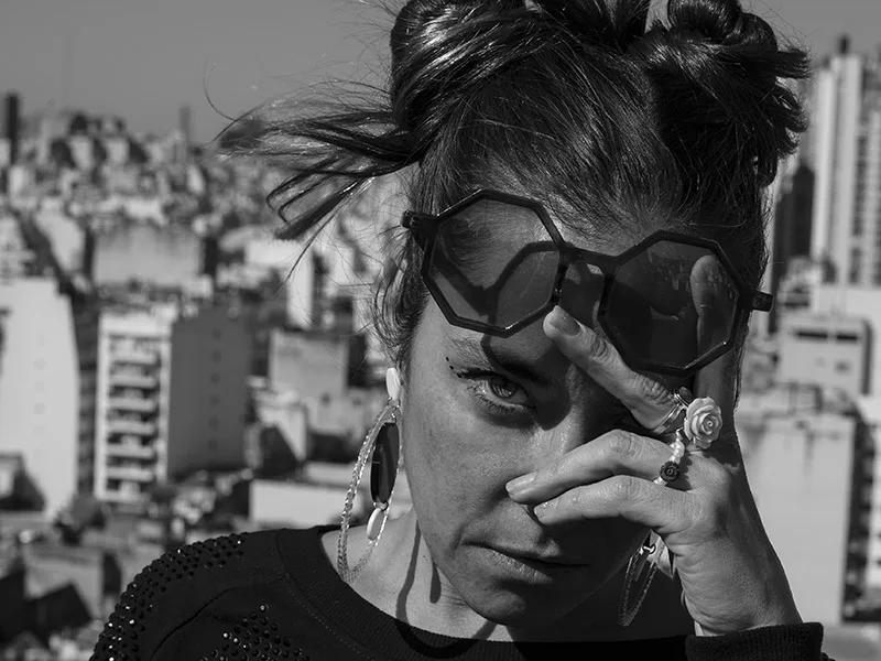 Sara Hebe: “Mi tarea es ponerle rima a lo que ya está escrito en la calle”