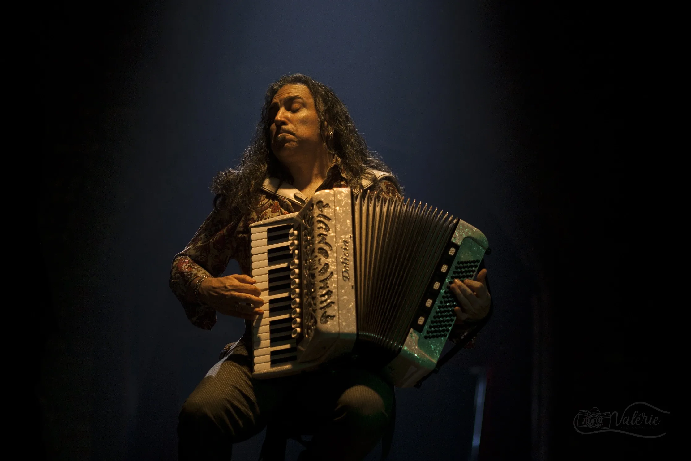 Thito Amantte estrena en Rosario "Tango Reevolution", el abrazo que revoluciona