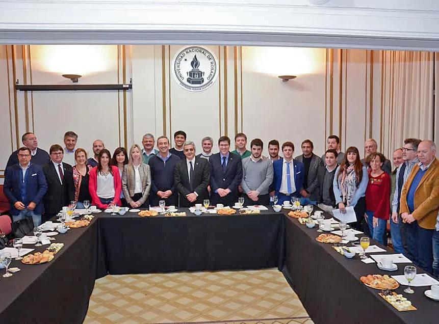 La UNR lanza un plan estratégico junto a la sociedad para la próxima década