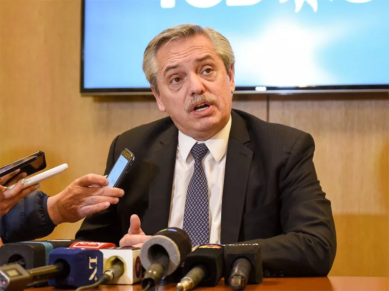 Alberto Fernández regresa a la Argentina y arranca la campaña