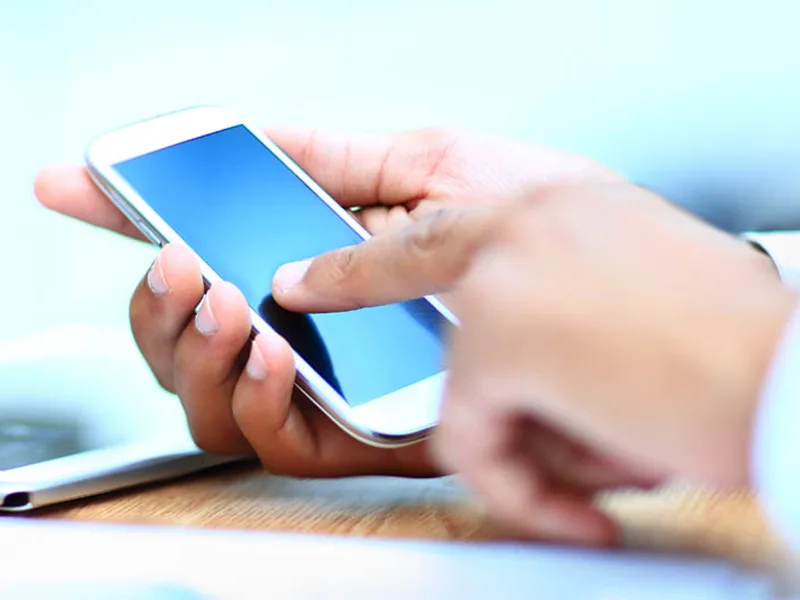 Seis de cada 10 argentinos usan el celular para hacer transacciones financieras